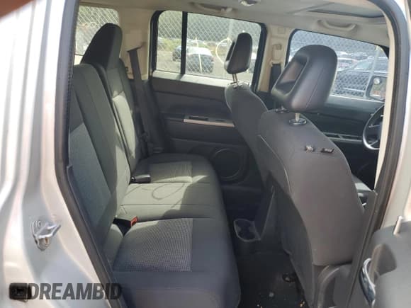 ✅ 2008 Jeep Patriot Sport • VIN: 1J8FF28W88D691563 • Лот: 85105075. Опубликован ранее на Copart с пробегом 192 726 миль. Бесплатный доступ к архиву аукционных продаж из США и подробный отчёт об истории автомобиля на DreamBid. Изображение 11.