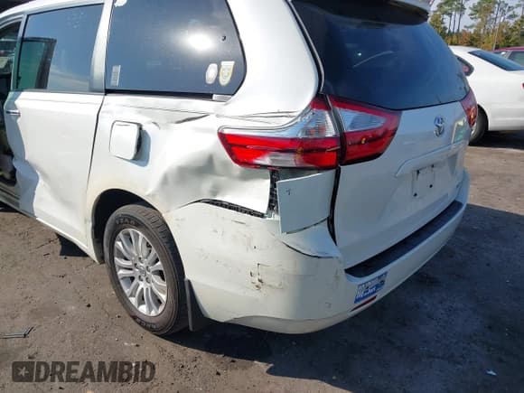 ✅ 2017 Toyota Sienna XLE Premium • VIN: 5TDYZ3DC9HS794892 • Lot: 43766163. Wystawiony na IAAI z przebiegiem 91 733 mil. Bezpłatny archiwum sprzedaży aukcyjnych z USA i szczegółowy raport historii pojazdu na DreamBid. Zdjęcie 6.