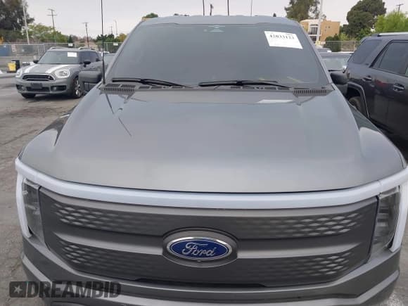 ✅ 2023 Ford F-150 Lightning Pro • VIN: 1FTVW1EL8PWG48559 • Лот: 42033123. Опубликован ранее на IAAI с пробегом 8 845 миль. Бесплатный доступ к архиву аукционных продаж из США и подробный отчёт об истории автомобиля на DreamBid. Изображение 10.