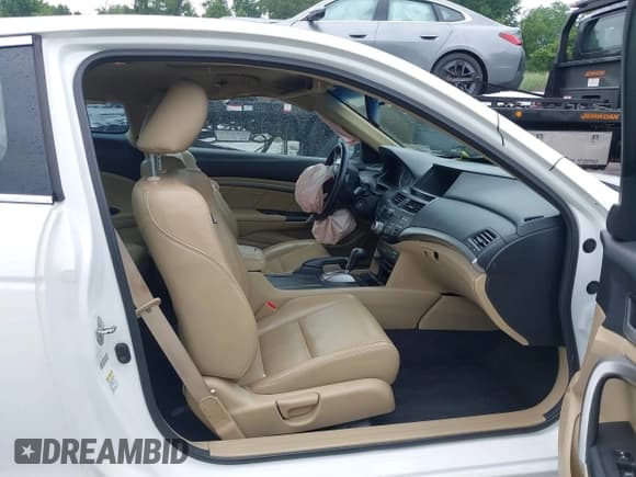 ✅ 2011 Honda Accord EX-L • VIN: 1HGCS2B80BA005106 • Лот: 42669655. Опубликован ранее на IAAI с пробегом 171 904 миль. Бесплатный доступ к архиву аукционных продаж из США и подробный отчёт об истории автомобиля на DreamBid. Изображение 5.