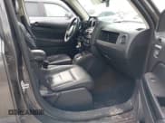 ✅ 2015 Jeep Patriot Latitude • VIN: 1C4NJPFA9FD413645 • Lot: 41633572. Wystawiony na IAAI z przebiegiem 118 766 mil. Bezpłatny archiwum sprzedaży aukcyjnych z USA i szczegółowy raport historii pojazdu na DreamBid. Zdjęcie 5.