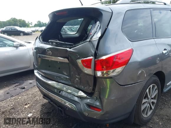 ✅ 2015 Nissan Pathfinder Platinum • VIN: 5N1AR2MM1FC648968 • Lot: 42953732. Listed on IAAI with 134,729 mi. Free auction sales archive from the USA and detailed vehicle history report at DreamBid. Image 18.