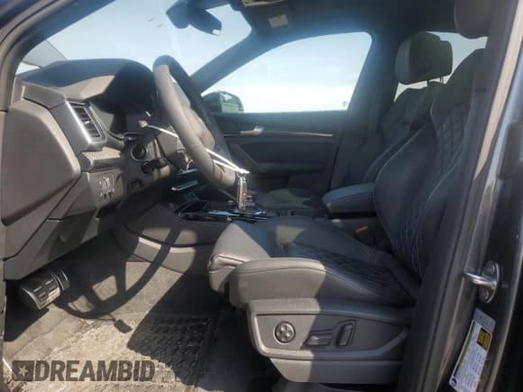 ✅ 2024 Audi SQ5 Sportback Premium Plus • VIN: WA124AFY8R2021013 • Lot: 55237165. Listed on Copart with 4,677 mi. Free auction sales archive from the USA and detailed vehicle history report at DreamBid. Image 7.