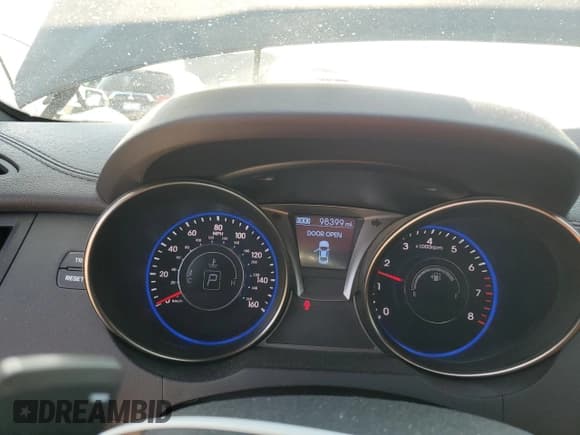 ✅ 2013 Hyundai Genesis Coupe 2.0T • VIN: KMHHT6KD2DU088198 • Lot: 60320215. Wystawiony na Copart z przebiegiem 98 399 mil. Bezpłatny archiwum sprzedaży aukcyjnych z USA i szczegółowy raport historii pojazdu na DreamBid. Zdjęcie 9.