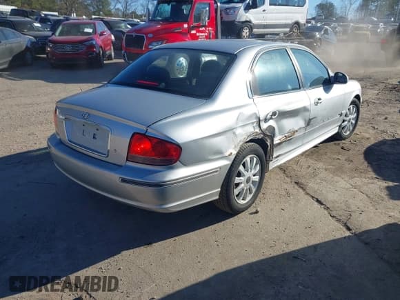 ✅ 2004 Hyundai Sonata GLS • VIN: KMHWF35H94A019876 • Lot: 41287438. Listed on IAAI with 194,210 mi. Free auction sales archive from the USA and detailed vehicle history report at DreamBid. Image 4.