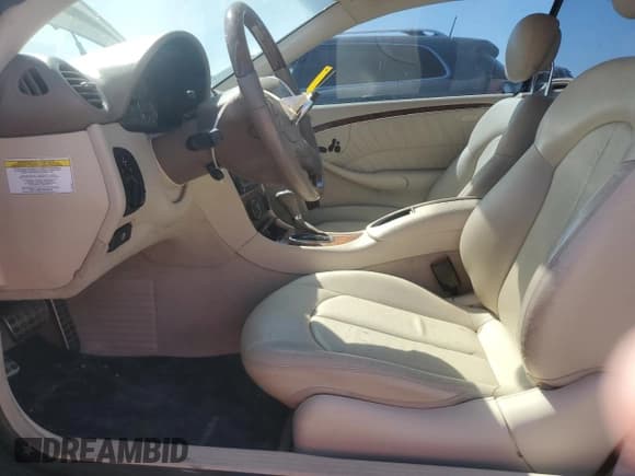 ✅ 2009 Mercedes-Benz CLK 350 • VIN: WDBTJ56H99F261060 • Lot: 69812004. Wystawiony na Copart z przebiegiem 105 218 mil. Bezpłatny archiwum sprzedaży aukcyjnych z USA i szczegółowy raport historii pojazdu na DreamBid. Zdjęcie 7.