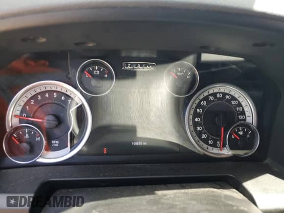 2015 Ram 1500 Big Horn z VIN 1C6RR6LT0FS522573, wystawiony jako Copart lot #62183055 z przebiegiem 100 610 mil mil oraz Szkoda całkowita • Salvage title. Historia ofert i sprzedaży dostępna na DreamBid. Obrazek 9.