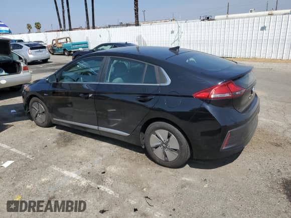 2020 Hyundai Ioniq SE с VIN KMHC75LC6LU242098, выставлен на аукционе Copart как лот 70589334 с пробегом 80 009 миль миль и Списание • Salvage title. История ставок и продаж доступна на DreamBid. Изображение 2.