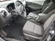 ✅ 2021 Hyundai Kona SEL Plus • VIN: KM8K6CAA6MU688905 • Лот: 70879684. Опубликован ранее на Copart с пробегом 29 911 миль. Бесплатный доступ к архиву аукционных продаж из США и подробный отчёт об истории автомобиля на DreamBid. Изображение 7.