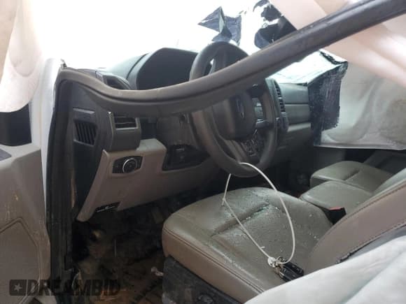 ✅ 2020 Ford F-250 XL • VIN: 1FD7X2B63LED25073 • Lot: 63644965. Wystawiony na Copart z przebiegiem Nie podano. Bezpłatny archiwum sprzedaży aukcyjnych z USA i szczegółowy raport historii pojazdu na DreamBid. Zdjęcie 8.