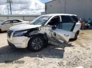 ✅ 2024 Nissan Pathfinder S • VIN: 5N1DR3AC9RC270126 • Lot: 86604385. Wystawiony na Copart z przebiegiem 11 352 mil. Bezpłatny archiwum sprzedaży aukcyjnych z USA i szczegółowy raport historii pojazdu na DreamBid. Zdjęcie 1.