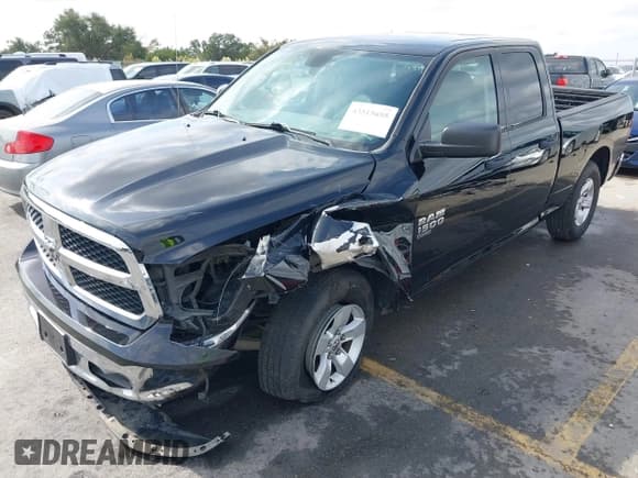 ✅ 2019 Ram 1500 Tradesman • VIN: 1C6RR6FG5KS629031 • Lot: 43515695. Wystawiony na IAAI z przebiegiem 124 692 mil. Bezpłatny archiwum sprzedaży aukcyjnych z USA i szczegółowy raport historii pojazdu na DreamBid. Zdjęcie 6.