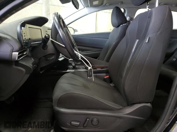 ✅ 2022 Hyundai Elantra SEL • VIN: 5NPLN4AGXNH069113 • Lot: 89883925. Listed on Copart with 60,399 mi. Free auction sales archive from the USA and detailed vehicle history report at DreamBid. Image 7.