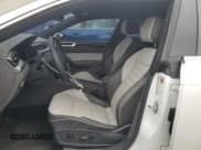 ✅ 2023 Volkswagen Arteon SEL Premium R-Line • VIN: WVWTR7AN0PE013835 • Lot: 63396775. Wystawiony na Copart z przebiegiem 23 385 mil. Bezpłatny archiwum sprzedaży aukcyjnych z USA i szczegółowy raport historii pojazdu na DreamBid. Zdjęcie 7.