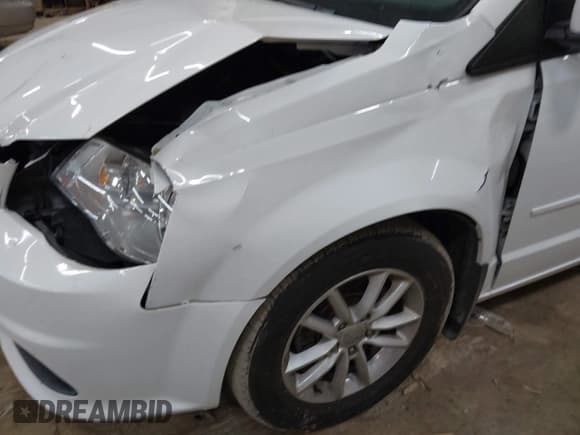 ✅ 2016 Dodge Grand Caravan SXT • VIN: 2C4RDGCG1GR375974 • Lot: 43515232. Listed on IAAI with 76,474 mi. Free auction sales archive from the USA and detailed vehicle history report at DreamBid. Image 13.