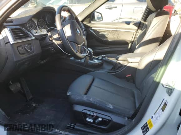 2018 BMW 3 Series 328d xDrive с VIN WBA8J1C50JA019038, выставлен на аукционе Copart как лот 85010124 с пробегом 61 073 миль миль и Списание • Salvage title. История ставок и продаж доступна на DreamBid. Изображение 7.