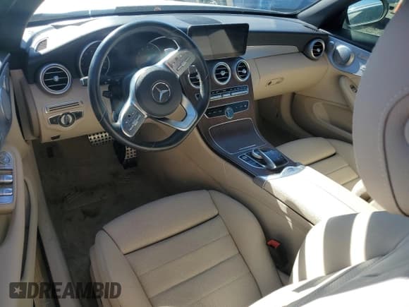 ✅ 2019 Mercedes-Benz C 300 • VIN: WDDWK8DB1KF795449 • Lot: 43799595. Wystawiony na Copart z przebiegiem Nie podano. Bezpłatny archiwum sprzedaży aukcyjnych z USA i szczegółowy raport historii pojazdu na DreamBid. Zdjęcie 8.