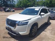 ✅ 2023 Nissan Pathfinder SL • VIN: 5N1DR3CD4PC246030 • Лот: 42622911. Опубликован ранее на IAAI с пробегом 32 246 миль. Бесплатный доступ к архиву аукционных продаж из США и подробный отчёт об истории автомобиля на DreamBid. Изображение 2.