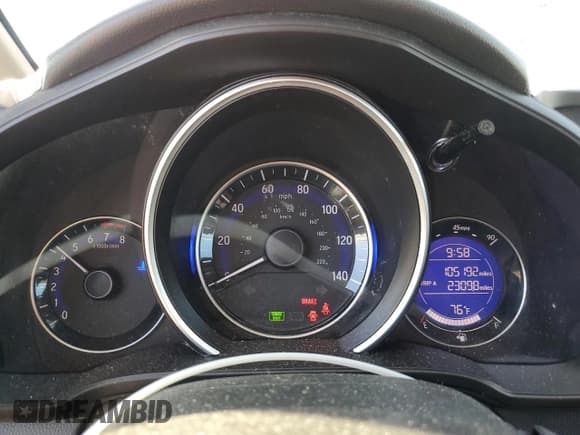 ✅ 2015 Honda Fit LX • VIN: 3HGGK5G5XFM748110 • Lot: 82536975. Wystawiony na Copart z przebiegiem 105 192 mil. Bezpłatny archiwum sprzedaży aukcyjnych z USA i szczegółowy raport historii pojazdu na DreamBid. Zdjęcie 9.