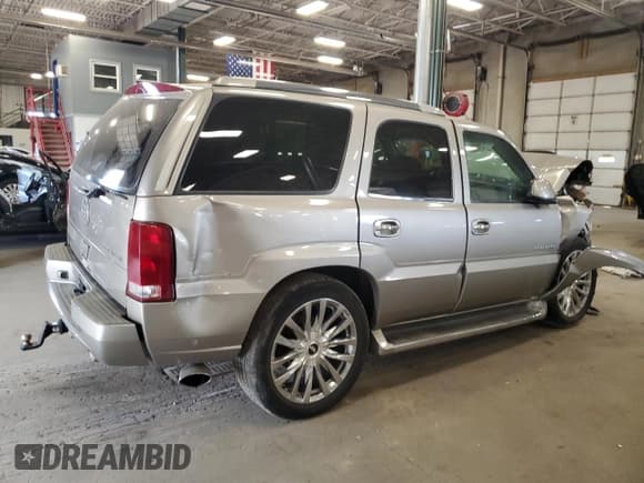 ✅ 2002 Cadillac Escalade • VIN: 1GYEK63N52R115051 • Lot: 56499015. Wystawiony na Copart z przebiegiem 123 022 mil. Bezpłatny archiwum sprzedaży aukcyjnych z USA i szczegółowy raport historii pojazdu na DreamBid. Zdjęcie 3.