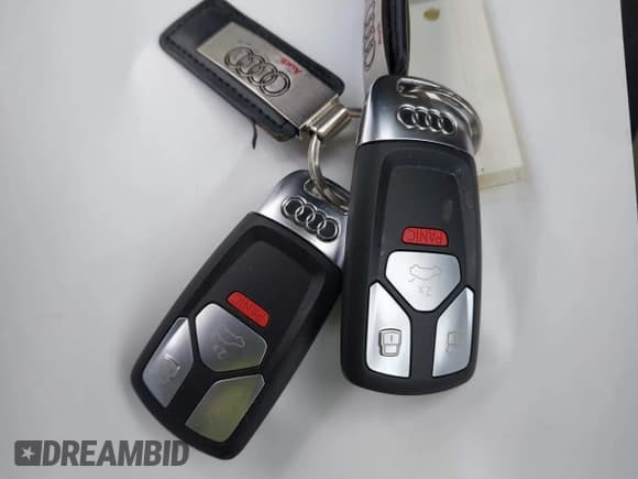 ✅ 2024 Audi Q5 Premium • VIN: WA1ABAFY0R2050717 • Lot: 43569370. Wystawiony na IAAI z przebiegiem 28 722 mil. Bezpłatny archiwum sprzedaży aukcyjnych z USA i szczegółowy raport historii pojazdu na DreamBid. Zdjęcie 11.