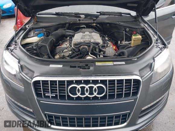 ✅ 2015 Audi Q7 Premium Plus • VIN: WA1LGAFE3FD007098 • Lot: 42250770. Wystawiony na IAAI z przebiegiem 207 431 mil. Bezpłatny archiwum sprzedaży aukcyjnych z USA i szczegółowy raport historii pojazdu na DreamBid. Zdjęcie 10.