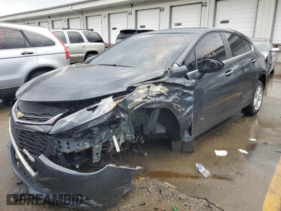 ✅ 2018 Chevrolet Cruze LT • VIN: 3G1BE6SMXJS655198 • Lot: 43238323. Listed on Copart with 32,415 mi. Free auction sales archive from the USA and detailed vehicle history report at DreamBid. Image 1.