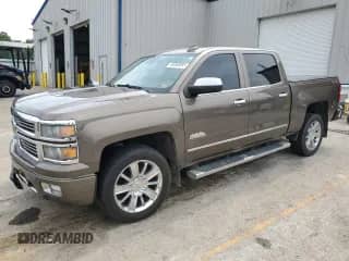 2015 Chevrolet Silverado 1500 High Country с VIN 3GCUKTEJ8FG257393, выставлен на аукционе Copart как лот 66569085 с пробегом 200 566 миль миль и Списание • Salvage title. История ставок и продаж доступна на DreamBid. Изображение 1.