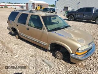 ✅ 1999 Chevrolet Blazer LS • VIN: 1GNDT13W5XK192763 • Lot: 68658565. Wystawiony na Copart z przebiegiem Nie podano. Bezpłatny archiwum sprzedaży aukcyjnych z USA i szczegółowy raport historii pojazdu na DreamBid. Zdjęcie 4.