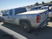 ✅ 2005 Chevrolet Silverado 1500 • VIN: 1GCEC19T75Z187062 • Лот: 70443494. Опубликован ранее на Copart с пробегом 213 905 миль. Бесплатный доступ к архиву аукционных продаж из США и подробный отчёт об истории автомобиля на DreamBid. Изображение 2.