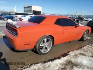 ✅ 2010 Dodge Challenger SRT-8 • VIN: 2B3CJ7DW9AH200908 • Lot: 87936325. Wystawiony na Copart z przebiegiem Nie podano. Bezpłatny archiwum sprzedaży aukcyjnych z USA i szczegółowy raport historii pojazdu na DreamBid. Zdjęcie 3.