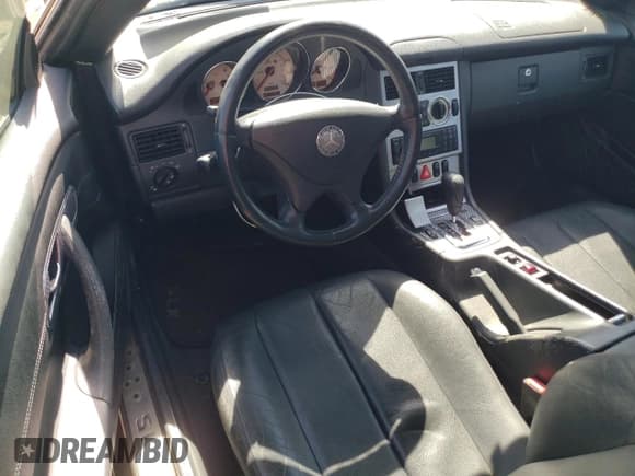 ✅ 2002 Mercedes-Benz SLK 230 Kompressor • VIN: WDBKK49F22F264806 • Lot: 56526975. Listed on Copart with 68,422 mi. Free auction sales archive from the USA and detailed vehicle history report at DreamBid. Image 8.