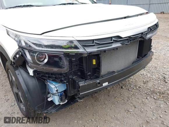 ✅ 2025 Kia Seltos EX • VIN: KNDERCAA4S7669905 • Lot: 43662509. Wystawiony na IAAI z przebiegiem 13 087 mil. Bezpłatny archiwum sprzedaży aukcyjnych z USA i szczegółowy raport historii pojazdu na DreamBid. Zdjęcie 17.