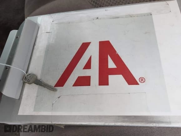 ✅ 2004 Chevrolet Silverado 1500 LT • VIN: 1GCEC19T54E200512 • Lot: 43533827. Wystawiony na IAAI z przebiegiem 240 597 mil. Bezpłatny archiwum sprzedaży aukcyjnych z USA i szczegółowy raport historii pojazdu na DreamBid. Zdjęcie 11.