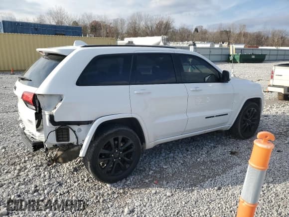 ✅ 2017 Jeep Grand Cherokee Altitude • VIN: 1C4RJFAG4HC721712 • Lot: 92810275. Listed on Copart with 130,809 mi. Free auction sales archive from the USA and detailed vehicle history report at DreamBid. Image 3.