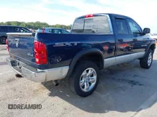 2007 Dodge 1500 SLT с VIN 1D7HU18P97J628261, выставлен на аукционе IAAI как лот 43350795 с пробегом 102 109 миль миль и . История ставок и продаж доступна на DreamBid. Изображение 4.