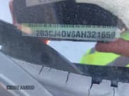 ✅ 2010 Dodge Challenger SE • VIN: 2B3CJ4DV8AH321659 • Lot: 41760527. Wystawiony na IAAI z przebiegiem 127 059 mil. Bezpłatny archiwum sprzedaży aukcyjnych z USA i szczegółowy raport historii pojazdu na DreamBid. Zdjęcie 9.