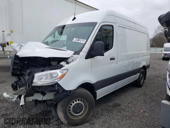 ✅ 2023 Mercedes-Benz Sprinter Cargo • VIN: W1Y40BHY4PT143979 • Lot: 49113905. Wystawiony na Copart z przebiegiem 42 295 mil. Bezpłatny archiwum sprzedaży aukcyjnych z USA i szczegółowy raport historii pojazdu na DreamBid. Zdjęcie 1.