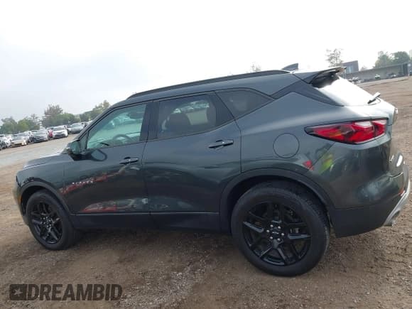 ✅ 2020 Chevrolet Blazer LT • VIN: 3GNKBCRS8LS537972 • Lot: 43260979. Wystawiony na IAAI z przebiegiem 103 372 mil. Bezpłatny archiwum sprzedaży aukcyjnych z USA i szczegółowy raport historii pojazdu na DreamBid. Zdjęcie 14.