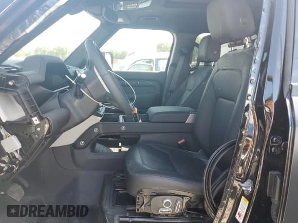 ✅ 2024 Land Rover Defender X-Dynamic SE • VIN: SALE2FEU1R2334322 • Lot: 61026585. Listed on Copart with 6,280 mi. Free auction sales archive from the USA and detailed vehicle history report at DreamBid. Image 7.