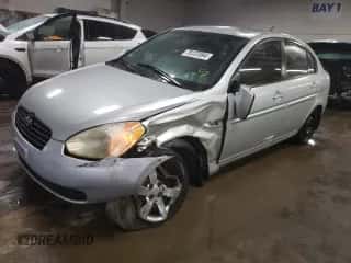 2007 Hyundai Accent GLS z VIN KMHCN46CX7U157508, wystawiony jako Copart lot #78137694 z przebiegiem 174 140 mil mil oraz Szkoda całkowita • Salvage title. Historia ofert i sprzedaży dostępna na DreamBid. Obrazek 1.