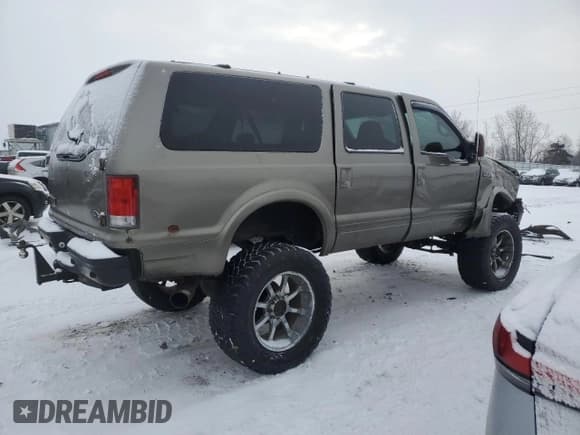 ✅ 2003 Ford Excursion Limited • VIN: 1FMSU43P53EB56437 • Lot: 87789995. Wystawiony na Copart z przebiegiem 161 571 mil. Bezpłatny archiwum sprzedaży aukcyjnych z USA i szczegółowy raport historii pojazdu na DreamBid. Zdjęcie 3.