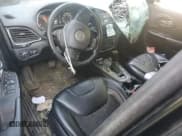 ✅ 2020 Jeep Cherokee Altitude • VIN: 1C4PJMLN1LD550895 • Lot: 62821665. Wystawiony na Copart z przebiegiem 97 971 mil. Bezpłatny archiwum sprzedaży aukcyjnych z USA i szczegółowy raport historii pojazdu na DreamBid. Zdjęcie 8.