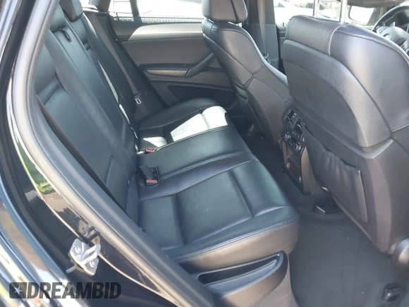 ✅ 2013 BMW X6 M • VIN: 5YMGZ0C58DLL30007 • Lot: 42244715. Wystawiony na IAAI z przebiegiem 140 163 mil. Bezpłatny archiwum sprzedaży aukcyjnych z USA i szczegółowy raport historii pojazdu na DreamBid. Zdjęcie 8.