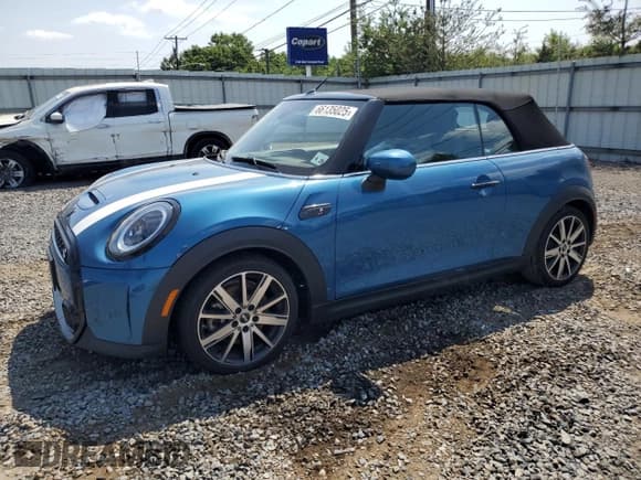 ✅ 2024 MINI Convertible Cooper S • VIN: WMW43DL08R3S07028 • Лот: 66135025. Опубликован ранее на Copart с пробегом 23 634 миль. Бесплатный доступ к архиву аукционных продаж из США и подробный отчёт об истории автомобиля на DreamBid. Изображение 1.
