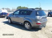 ✅ 2009 Mitsubishi Outlander ES • VIN: JA4LT21W59Z006995 • Lot: 41639949. Wystawiony na IAAI z przebiegiem 216 605 mil. Bezpłatny archiwum sprzedaży aukcyjnych z USA i szczegółowy raport historii pojazdu na DreamBid. Zdjęcie 3.