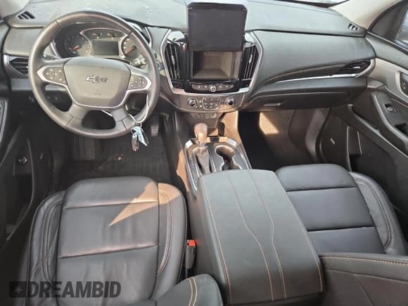 ✅ 2021 Chevrolet Traverse RS • VIN: 1GNERJKWXMJ265485 • Lot: 67362294. Wystawiony na Copart z przebiegiem 27 152 mil. Bezpłatny archiwum sprzedaży aukcyjnych z USA i szczegółowy raport historii pojazdu na DreamBid. Zdjęcie 8.