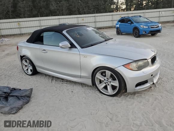 ✅ 2011 BMW 1 Series 135i • VIN: WBAUN7C58BVM24323 • Лот: 91675085. Опубликован ранее на Copart с пробегом 91 443 миль. Бесплатный доступ к архиву аукционных продаж из США и подробный отчёт об истории автомобиля на DreamBid. Изображение 4.