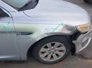 ✅ 2010 Ford Taurus SE • VIN: 1FAHP2DW9AG147733 • Лот: 43366112. Опубликован ранее на IAAI с пробегом 189 237 миль. Бесплатный доступ к архиву аукционных продаж из США и подробный отчёт об истории автомобиля на DreamBid. Изображение 6.