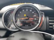 ✅ 2020 MINI Hardtop 4 Door Cooper • VIN: WMWXU7C06L2L61214 • Lot: 80172395. Wystawiony na Copart z przebiegiem 59 190 mil. Bezpłatny archiwum sprzedaży aukcyjnych z USA i szczegółowy raport historii pojazdu na DreamBid. Zdjęcie 9.